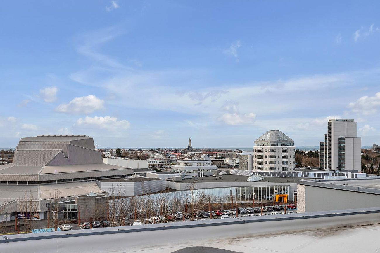 Hvassaleiti 58, 103 Reykjavík