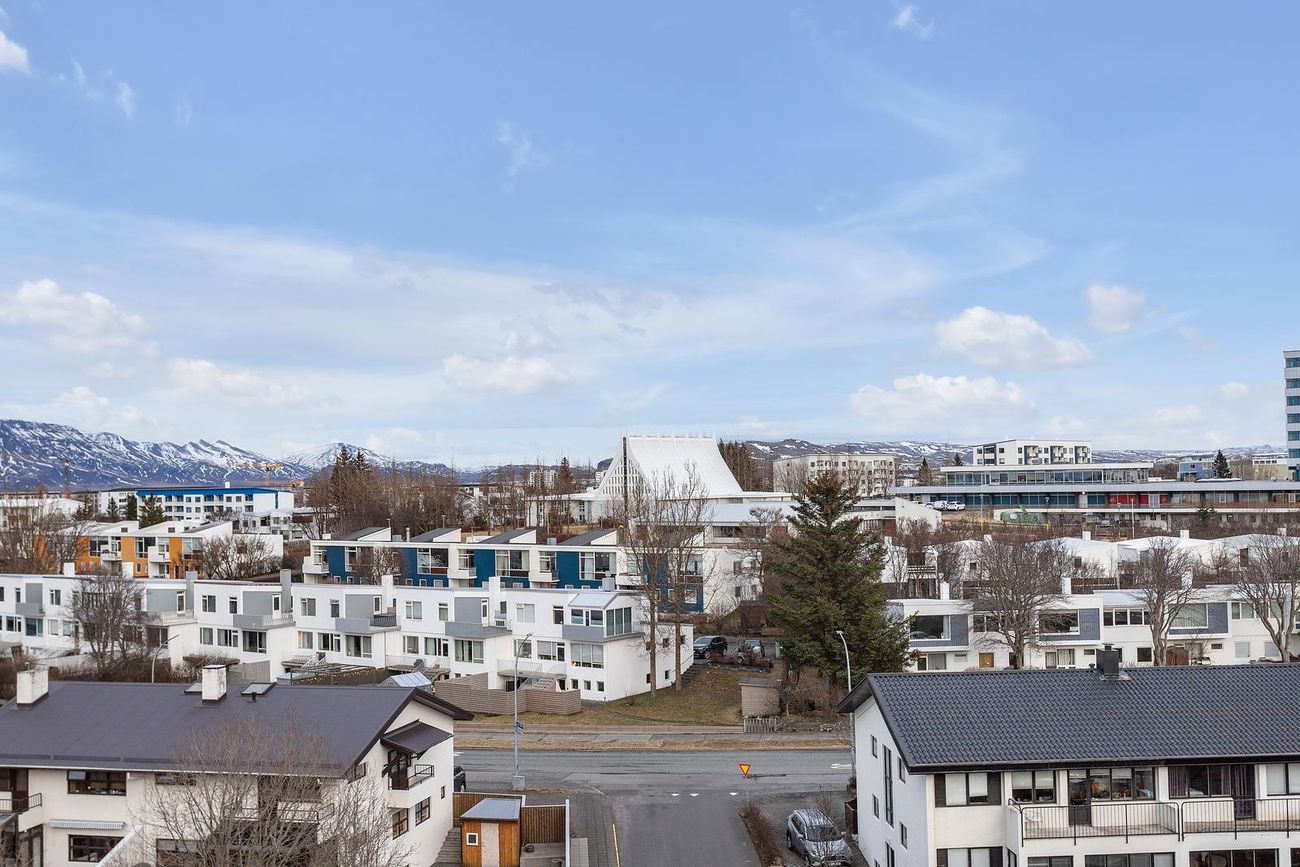 Hvassaleiti 58, 103 Reykjavík