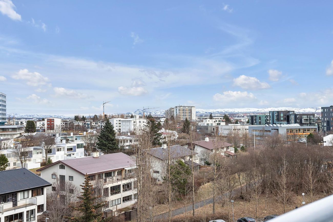 Hvassaleiti 58, 103 Reykjavík
