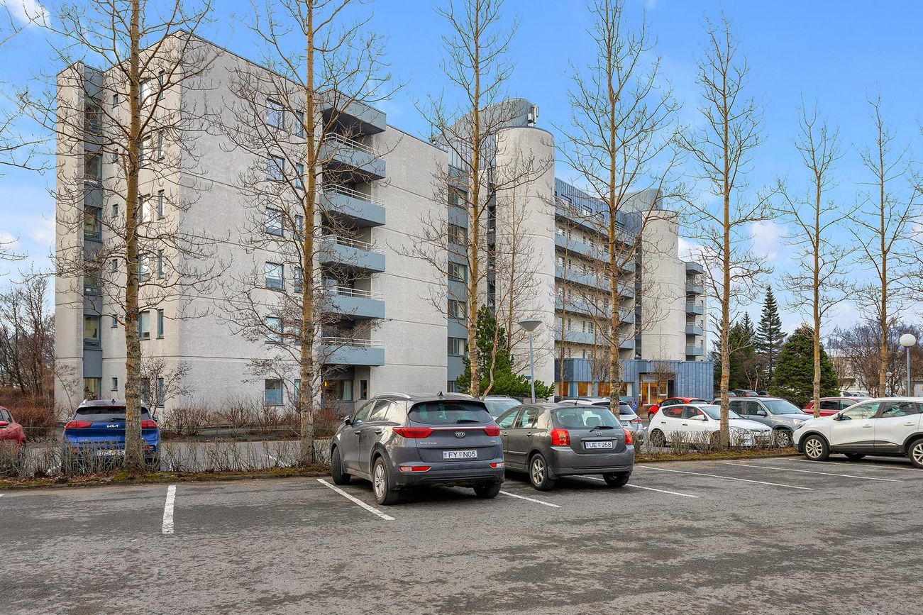 Hvassaleiti 58, 103 Reykjavík