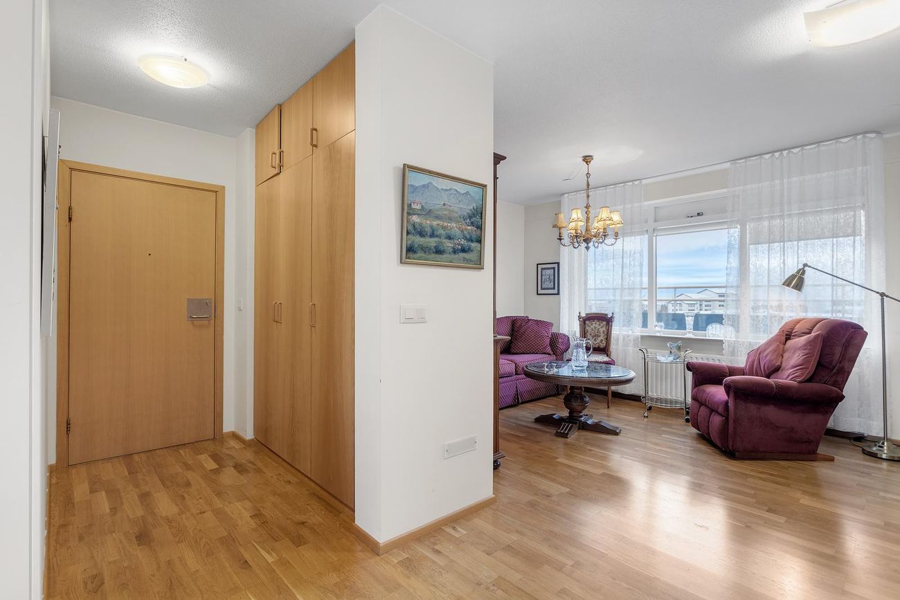 Hvassaleiti 58, 103 Reykjavík