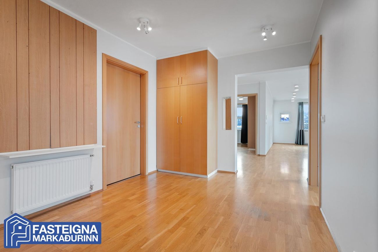 Árskógar 6 - 0402, 109 Reykjavík