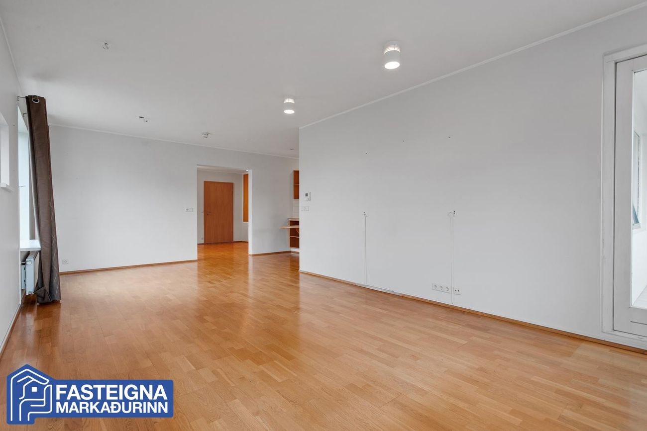 Árskógar 6 - 0402, 109 Reykjavík