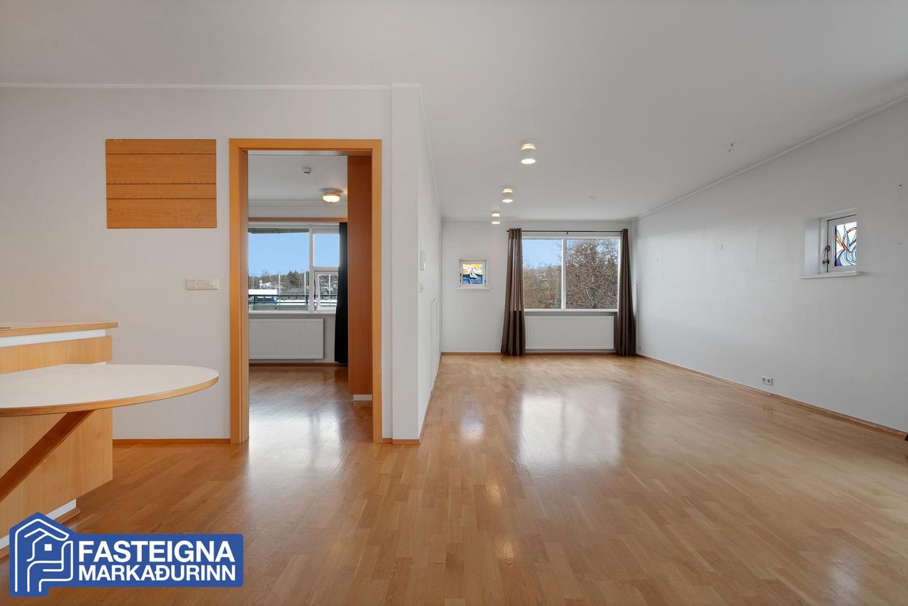 Árskógar 6 - 0402, 109 Reykjavík