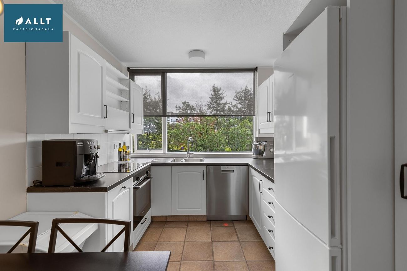 Ástún 10, 200 Kópavogur