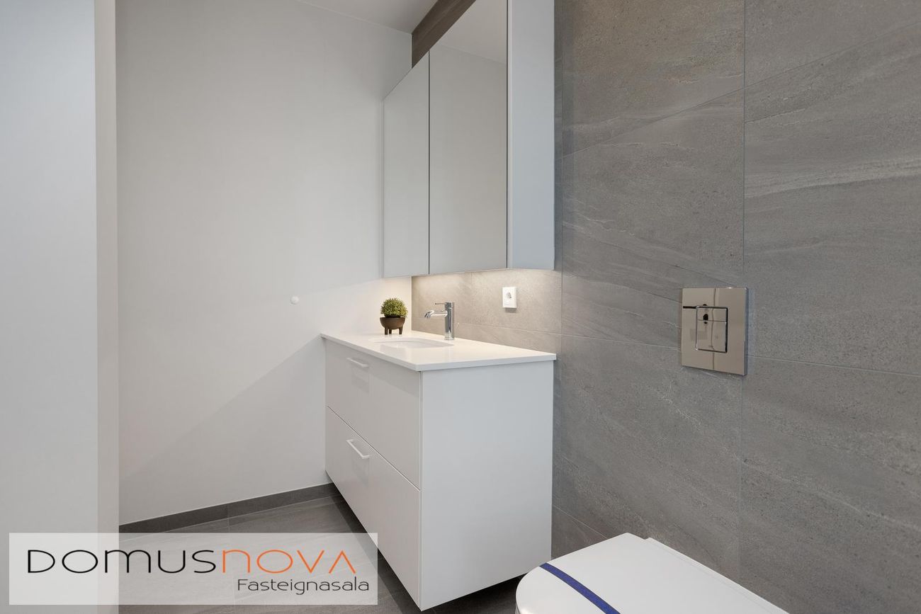 Jöfursbás 5D, 112 Reykjavík