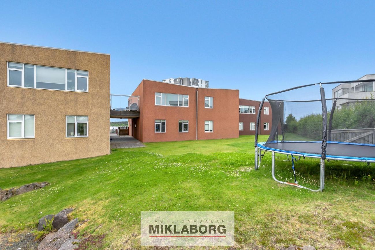 Perlukór 1A, 203 Kópavogur