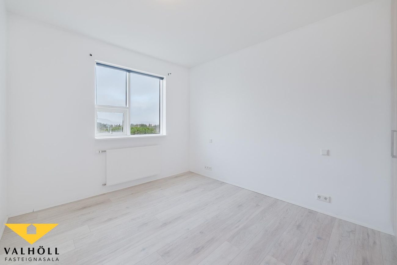 Skyggnisbraut 28 26-28, 113 Reykjavík