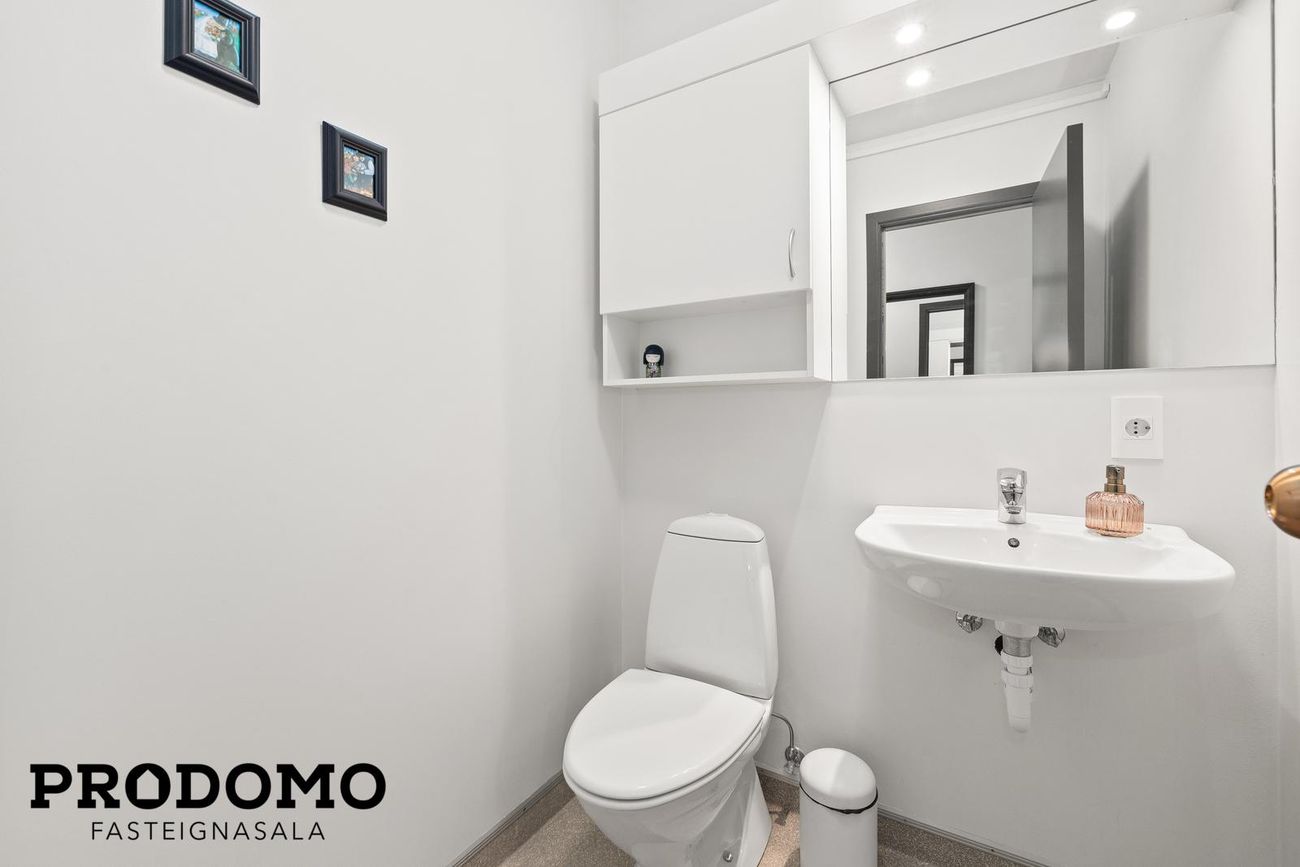 Breiðbraut 672, 262 Reykjanesbær