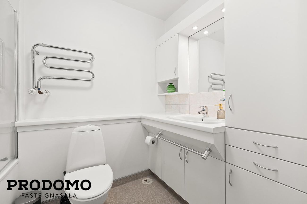 Breiðbraut 672, 262 Reykjanesbær