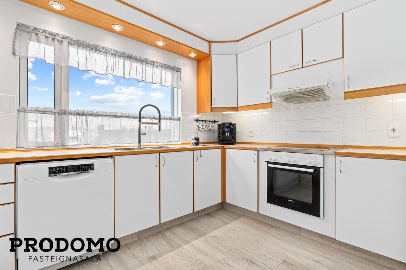 Breiðbraut 672, 262 Reykjanesbær