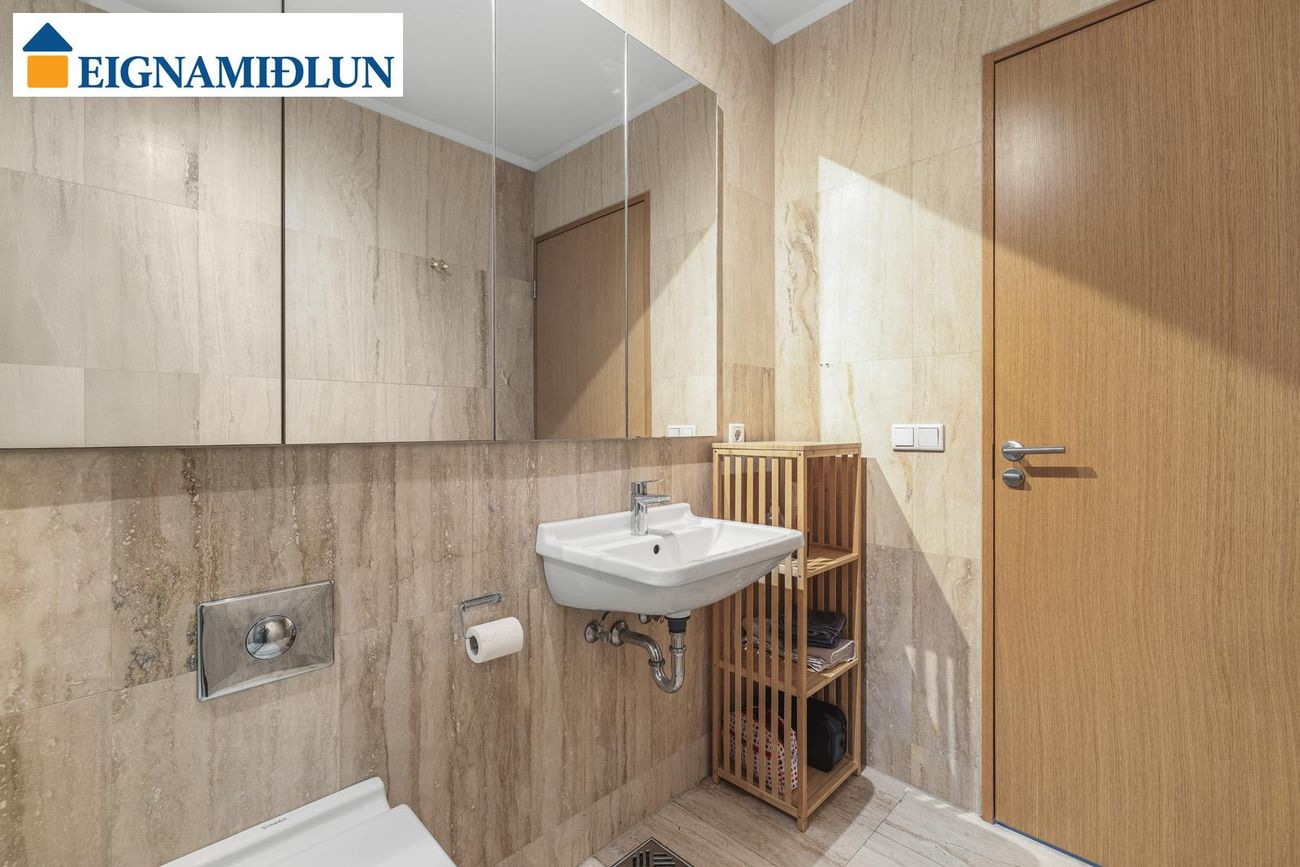 Laugavegur 86 86-94 - 0311, 101 Reykjavík