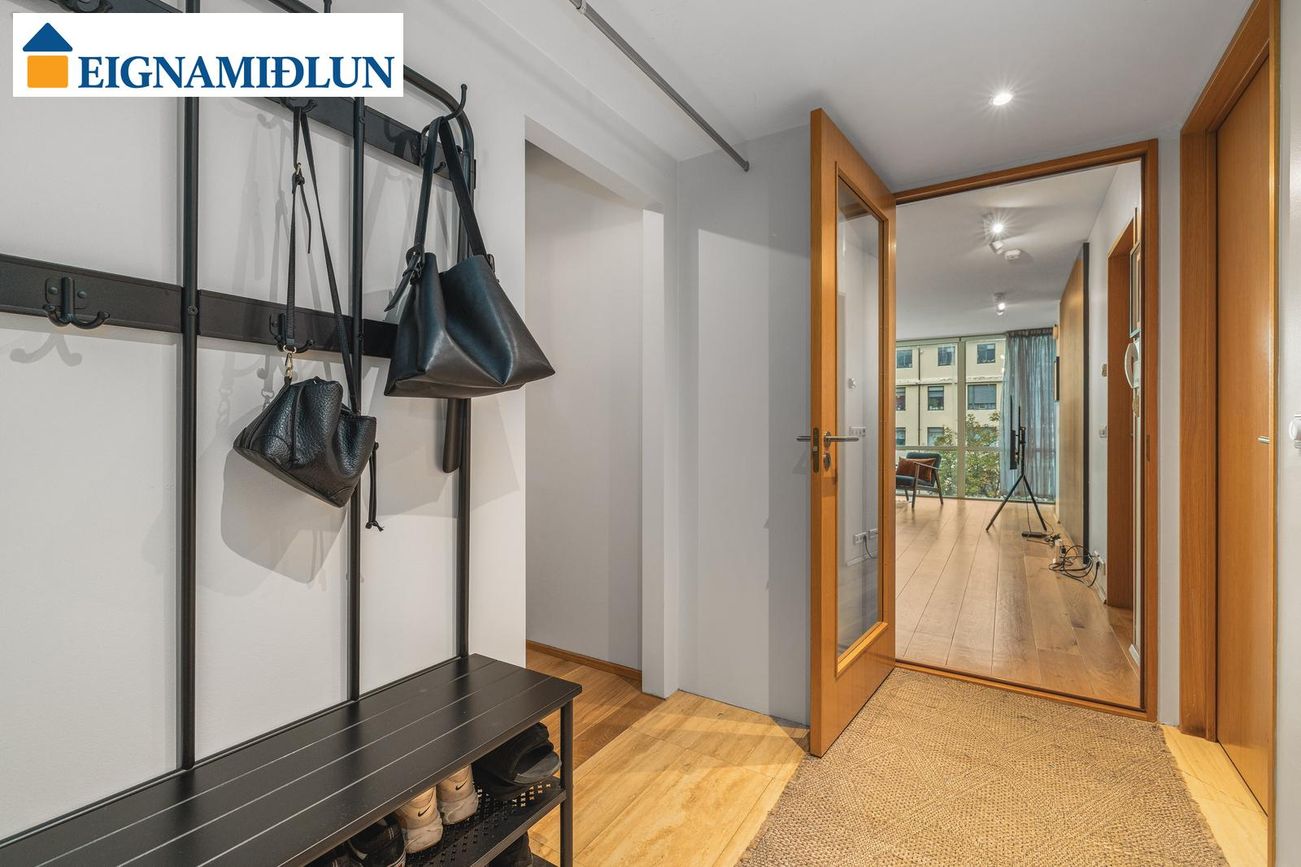 Laugavegur 86 86-94 - 0311, 101 Reykjavík