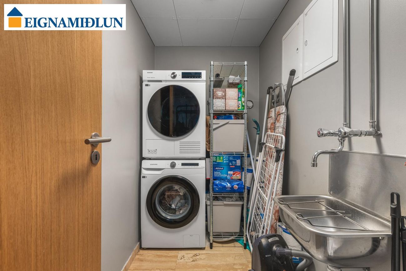 Laugavegur 86 86-94 - 0311, 101 Reykjavík