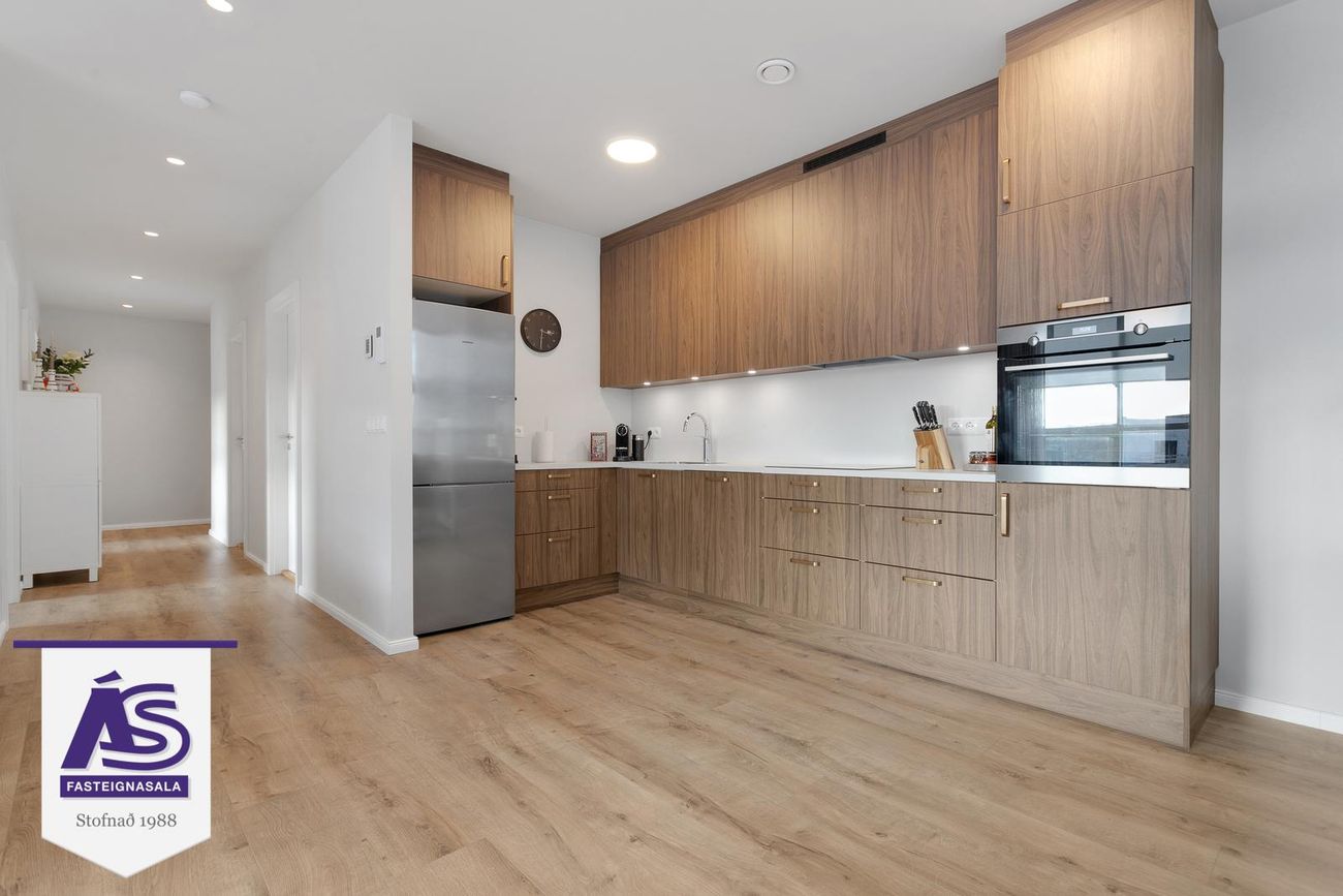 Hringhamar 11 - 0502, 221 Hafnarfjörður