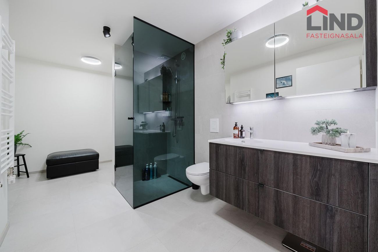 Álalind 18, 201 Kópavogur