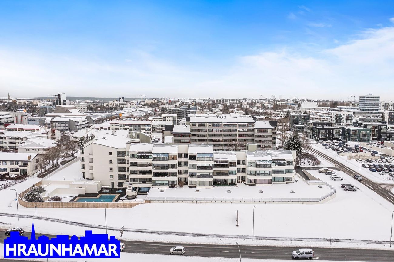 Efstaleiti 12, 103 Reykjavík