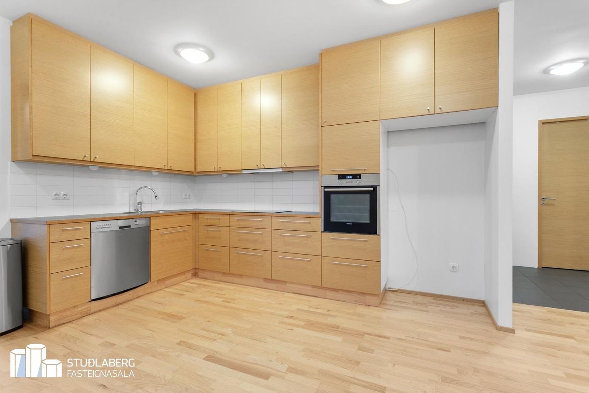 Krossmói 5, 260 Reykjanesbær