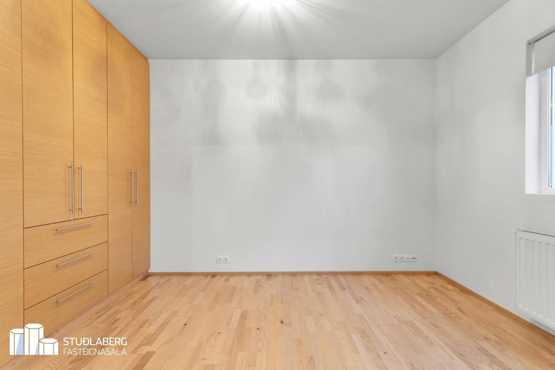 Krossmói 5, 260 Reykjanesbær