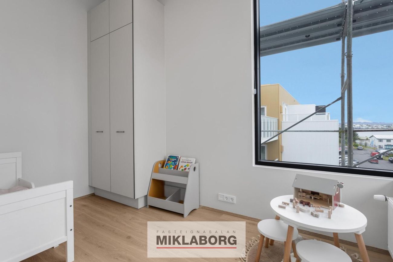 Hafnarbraut 10B, 200 Kópavogur