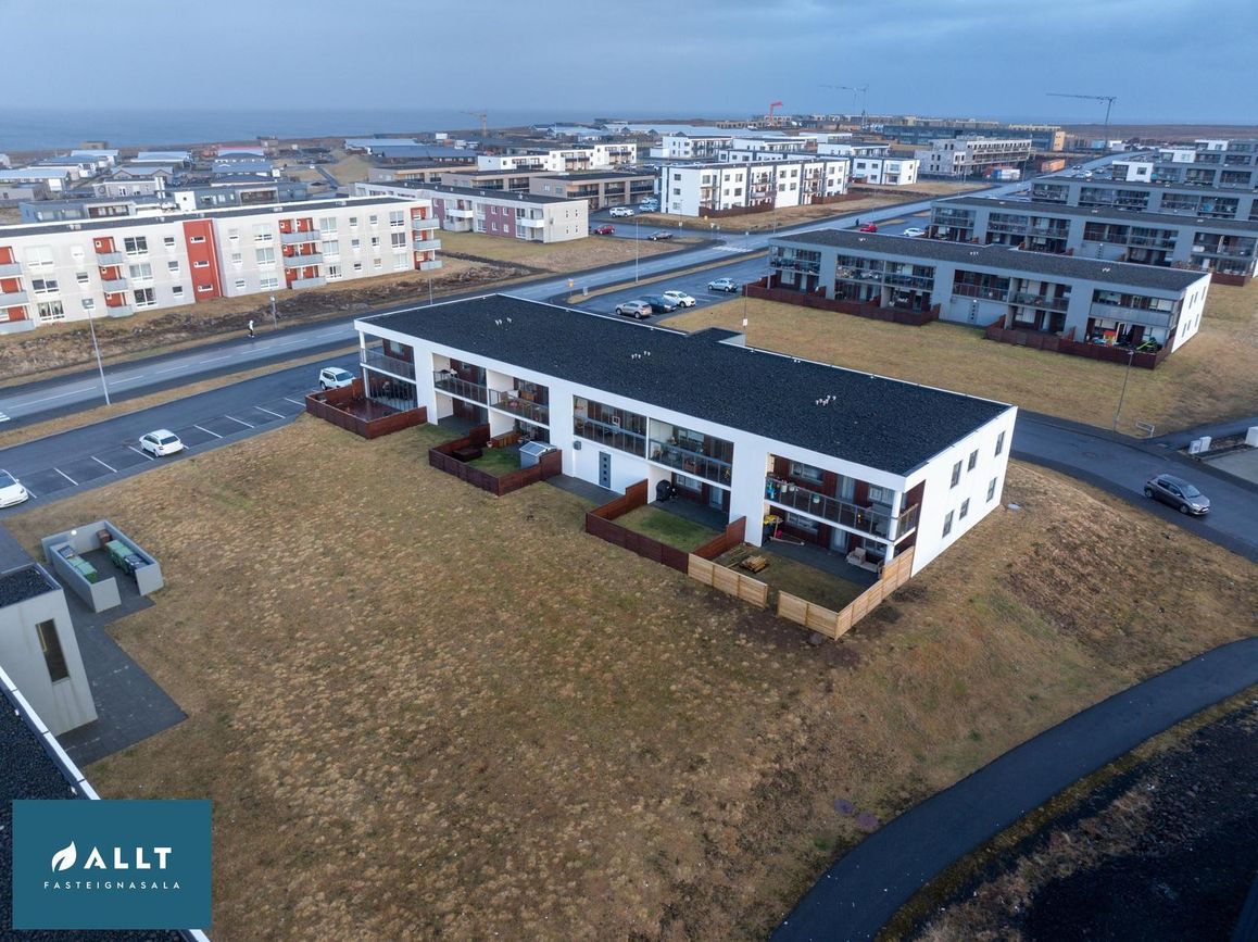 Dalsbraut 24, 260 Reykjanesbær