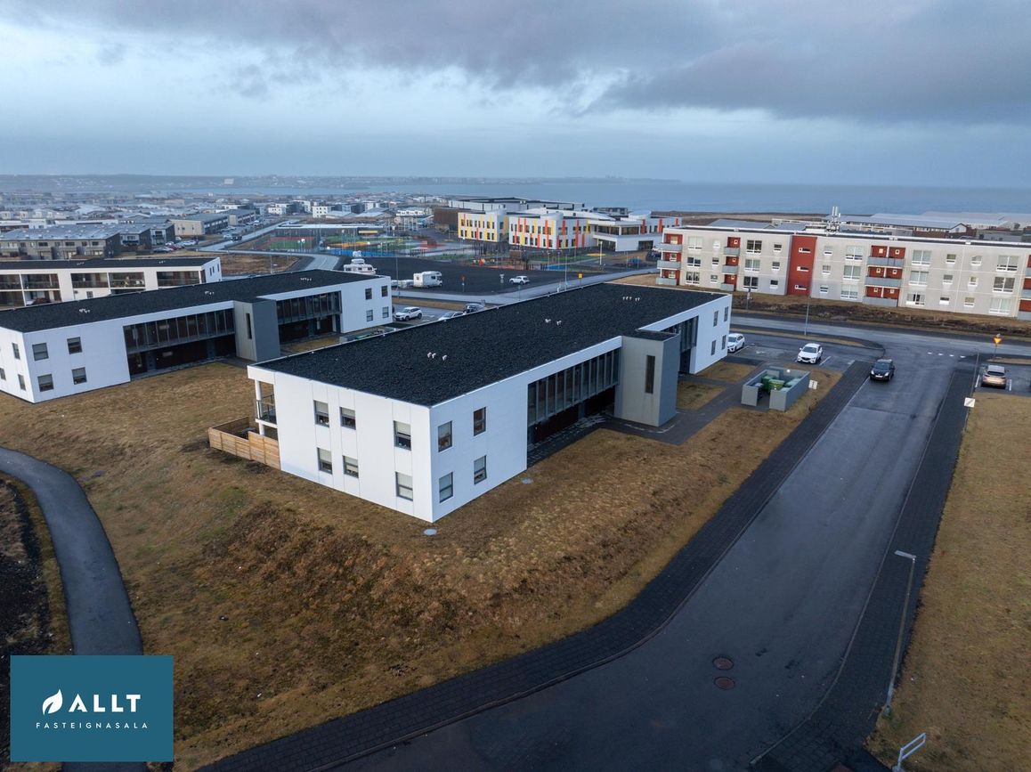 Dalsbraut 24, 260 Reykjanesbær