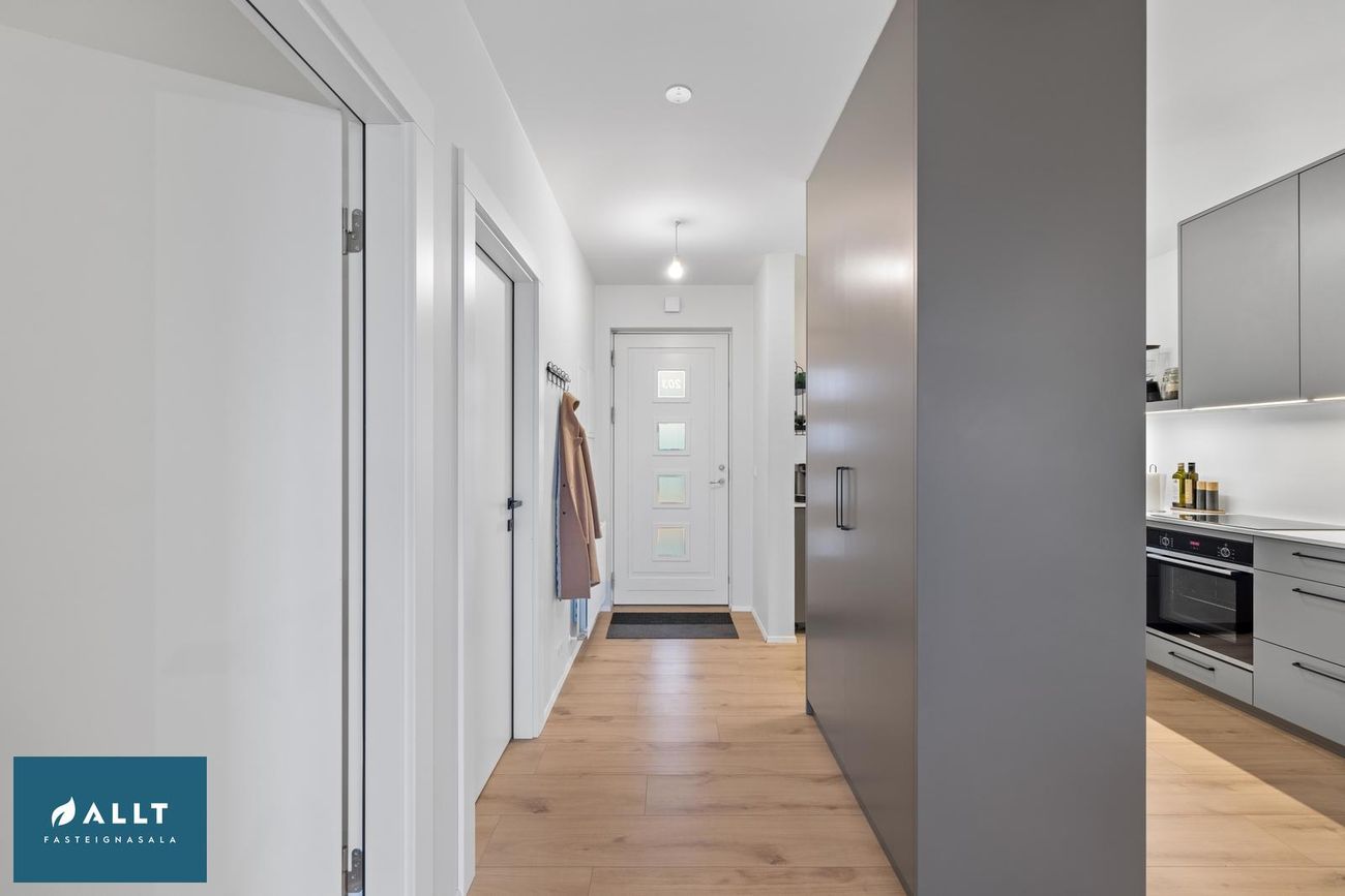 Dalsbraut 24, 260 Reykjanesbær
