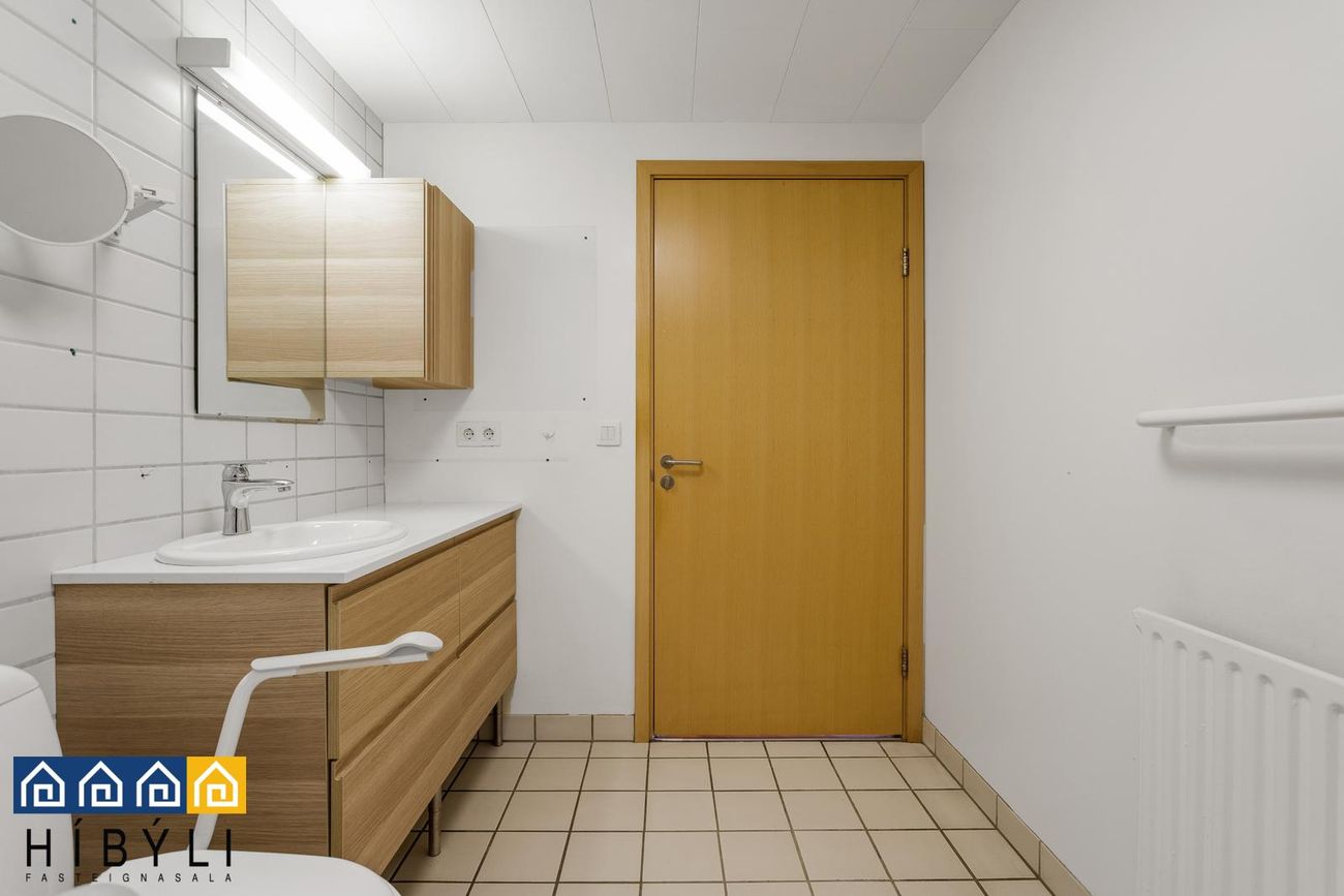 Hvassaleiti 56, 103 Reykjavík