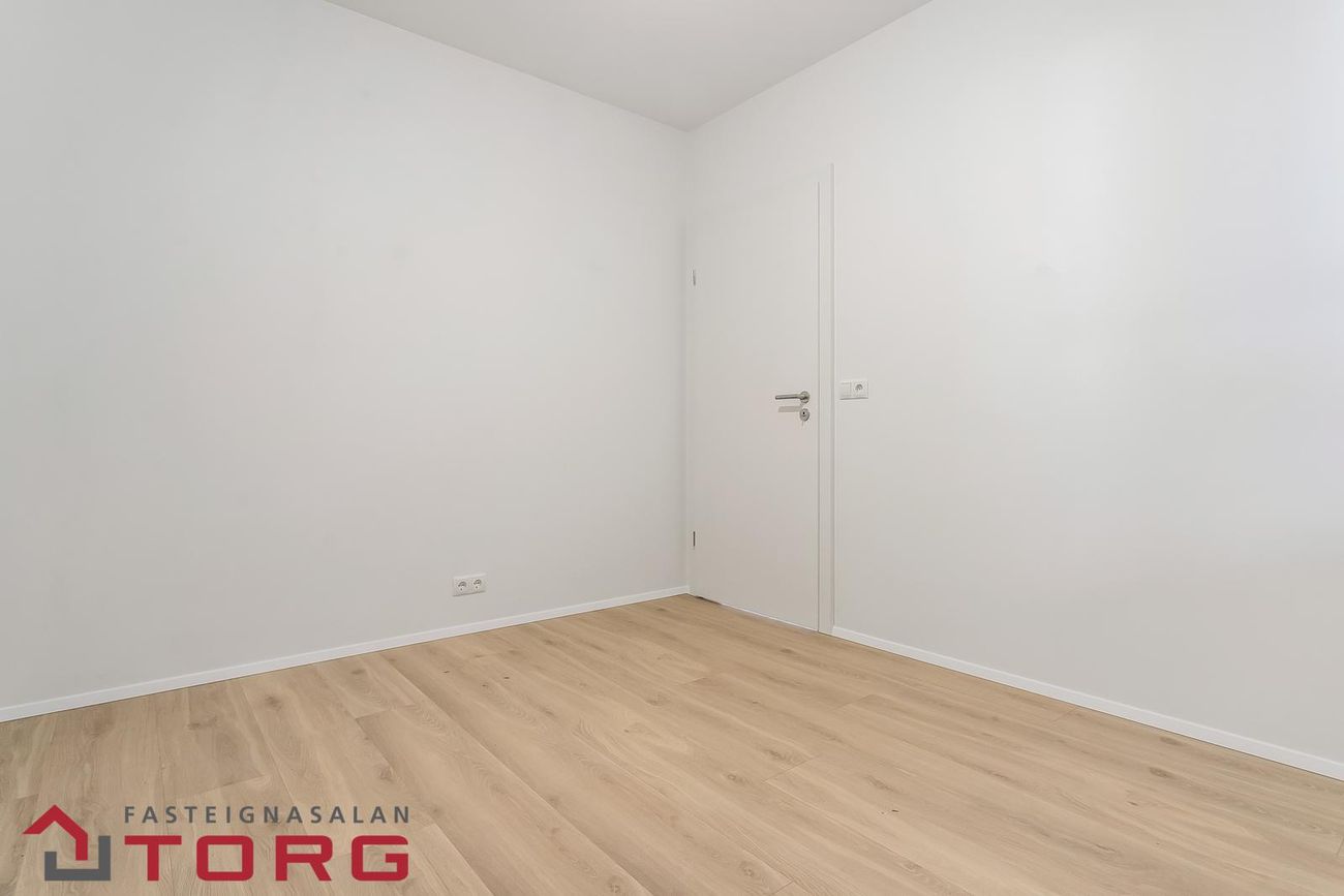 Úugata 8, 270 Mosfellsbær