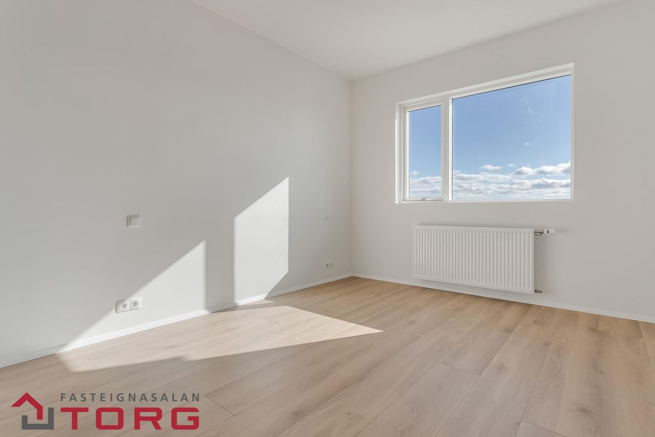 Úugata 8, 270 Mosfellsbær