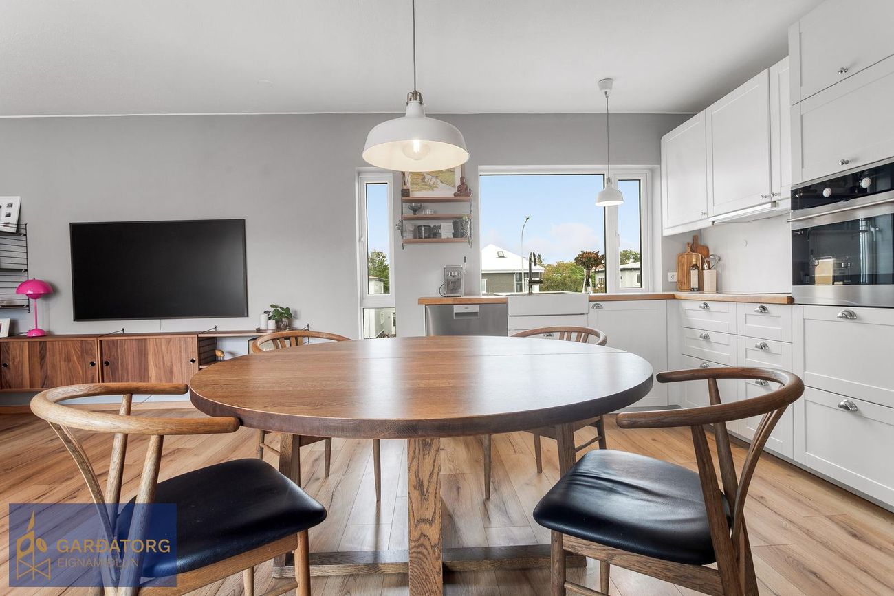 Hringbraut 95, 101 Reykjavík