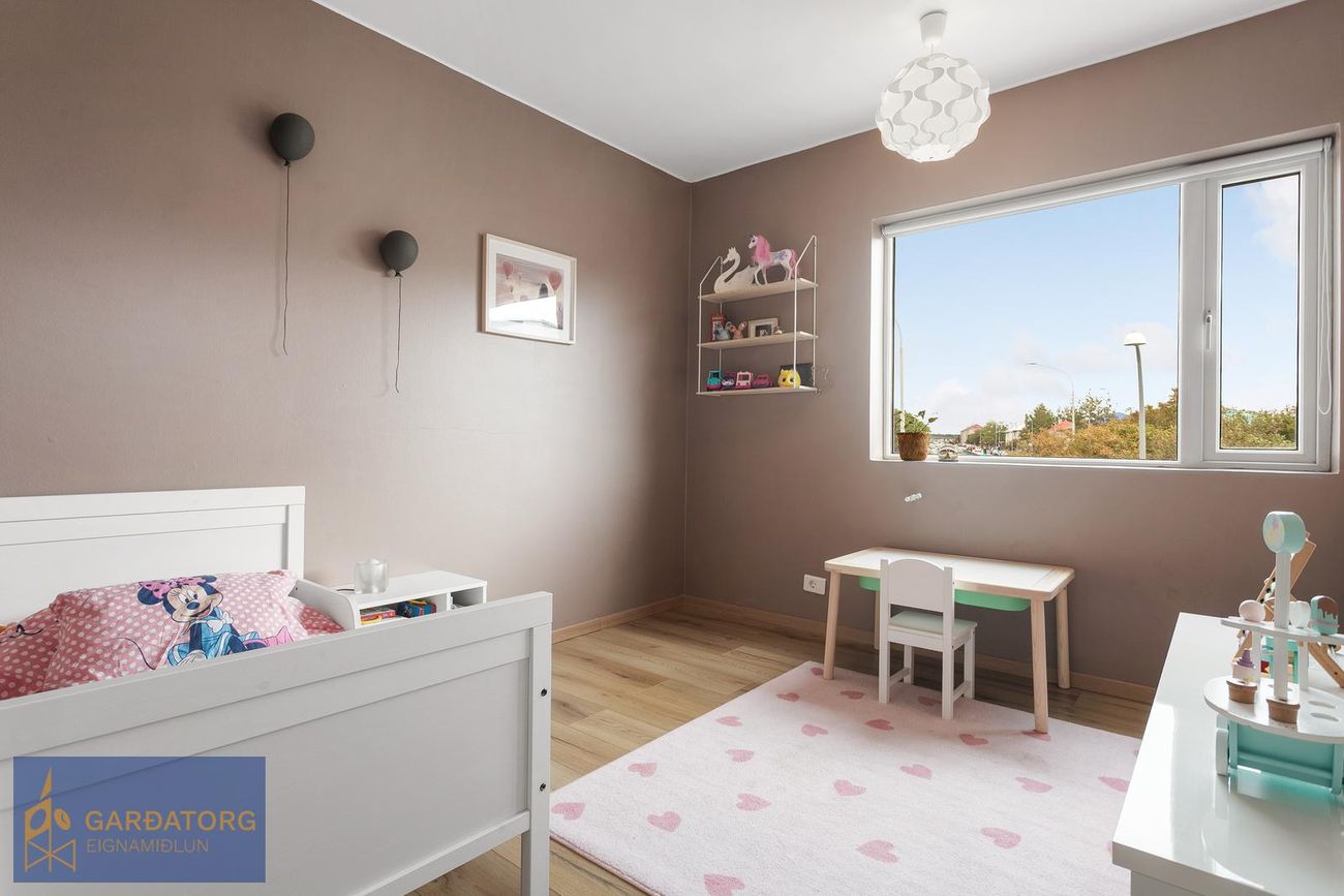 Hringbraut 95, 101 Reykjavík