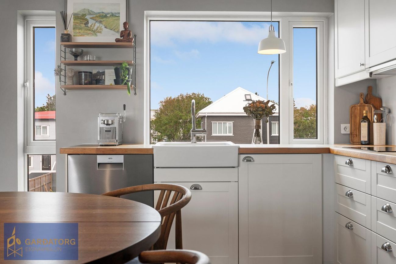 Hringbraut 95, 101 Reykjavík