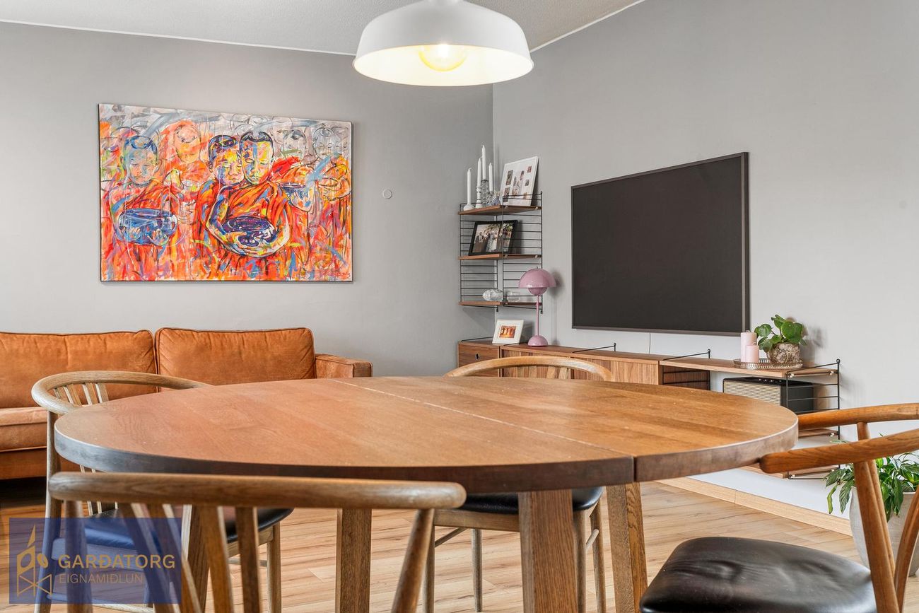 Hringbraut 95, 101 Reykjavík