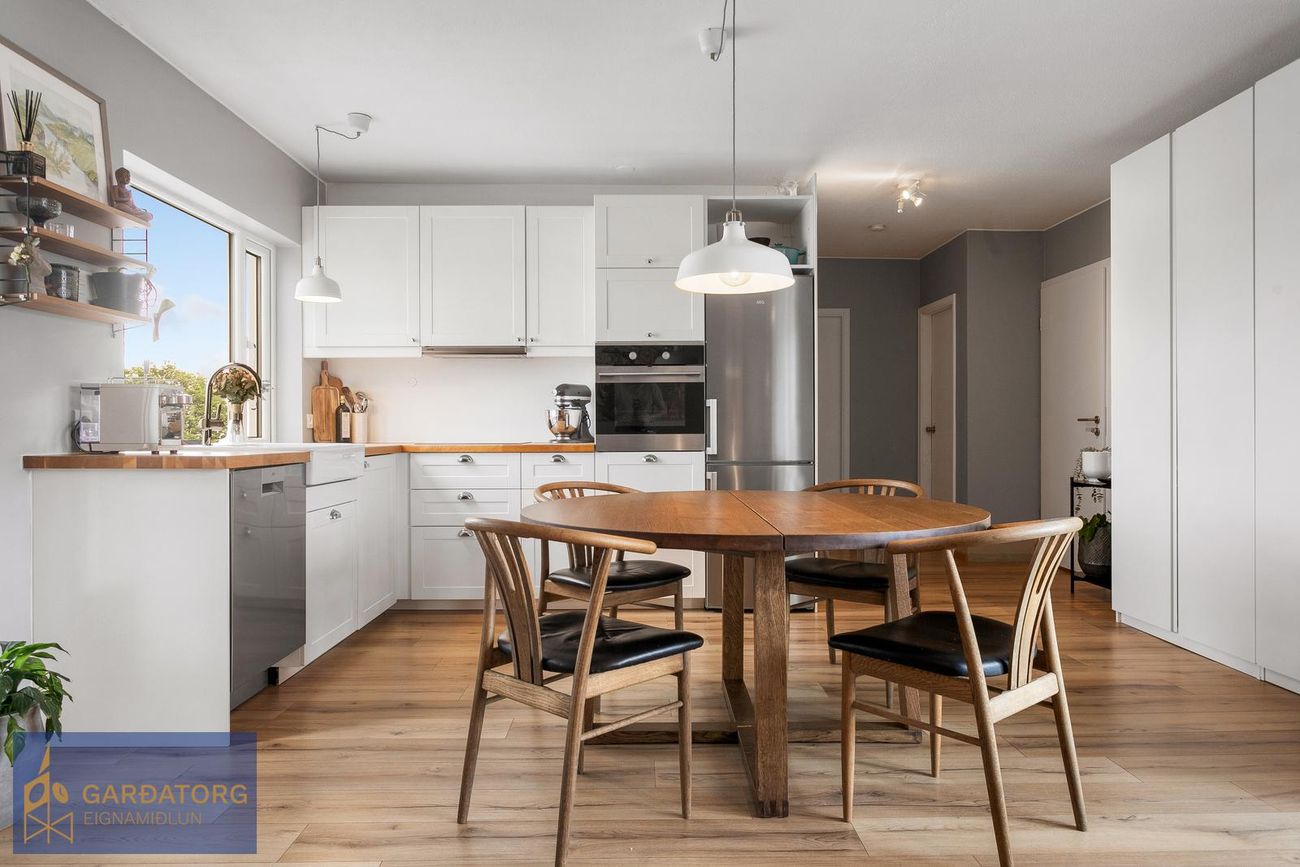 Hringbraut 95, 101 Reykjavík