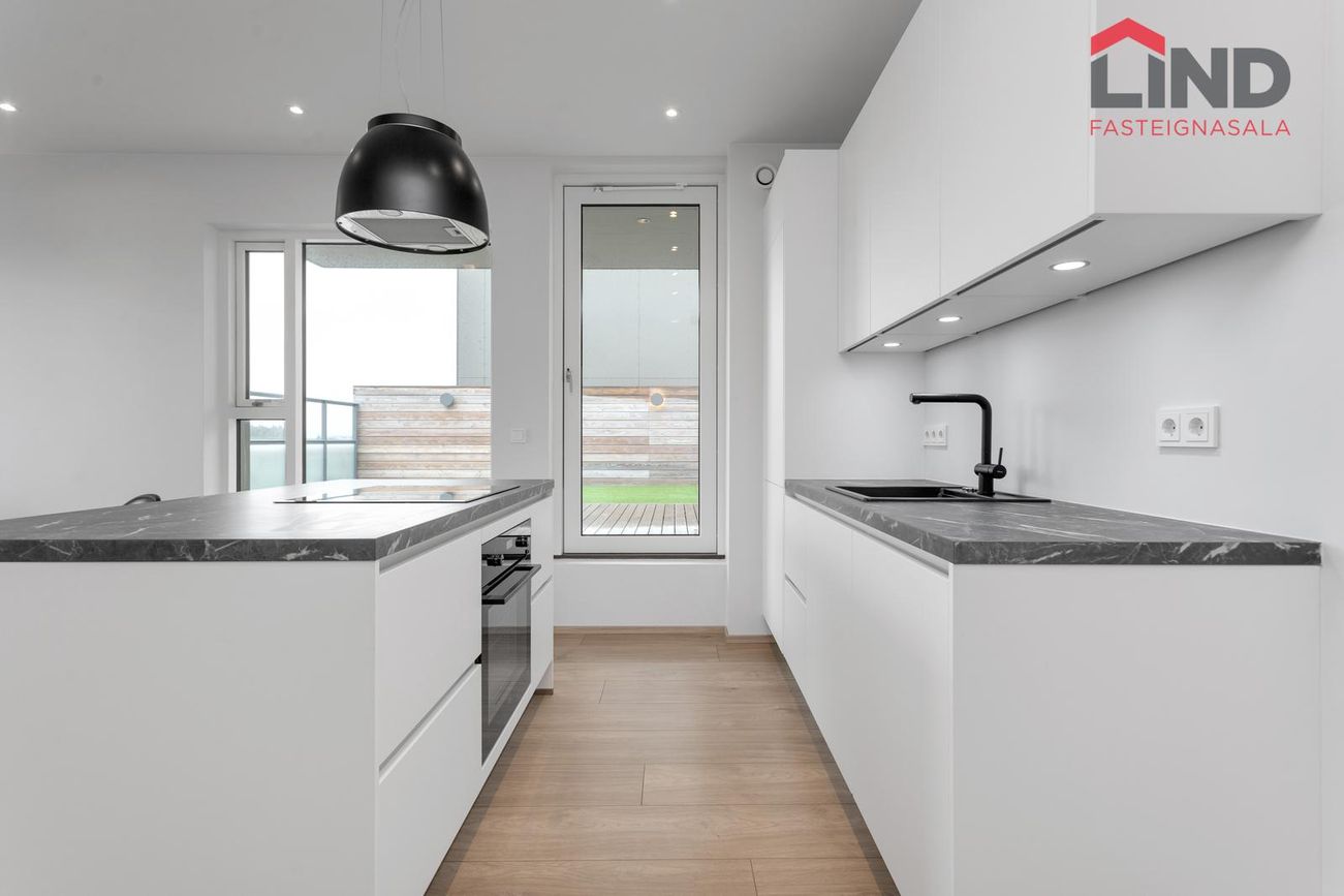 Smyrilshlíð 18, 102 Reykjavík