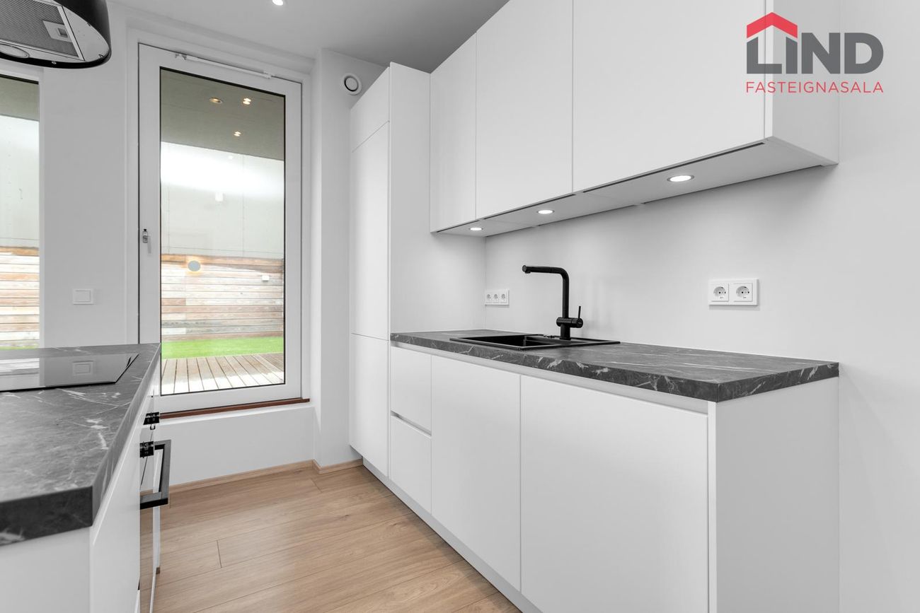 Smyrilshlíð 18, 102 Reykjavík