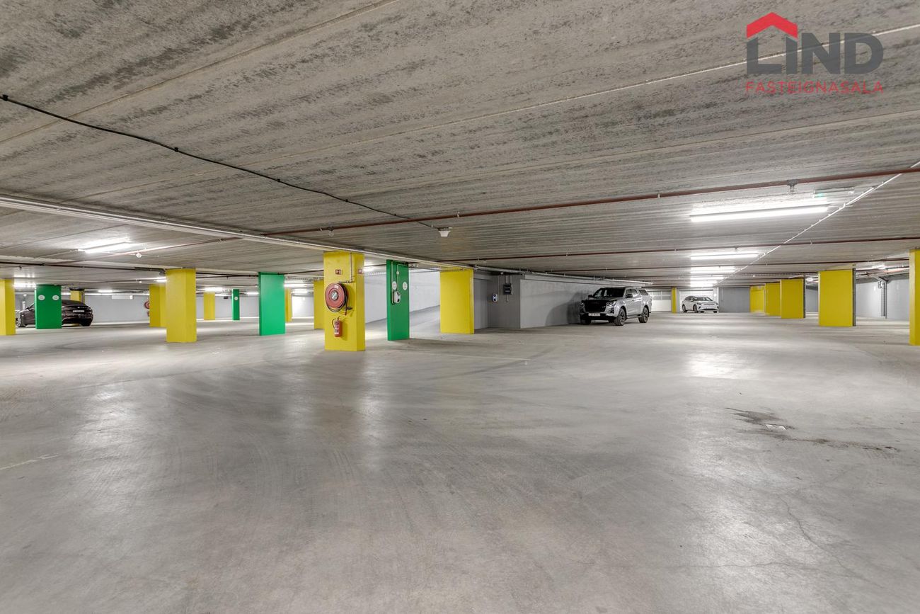 Smyrilshlíð 18, 102 Reykjavík