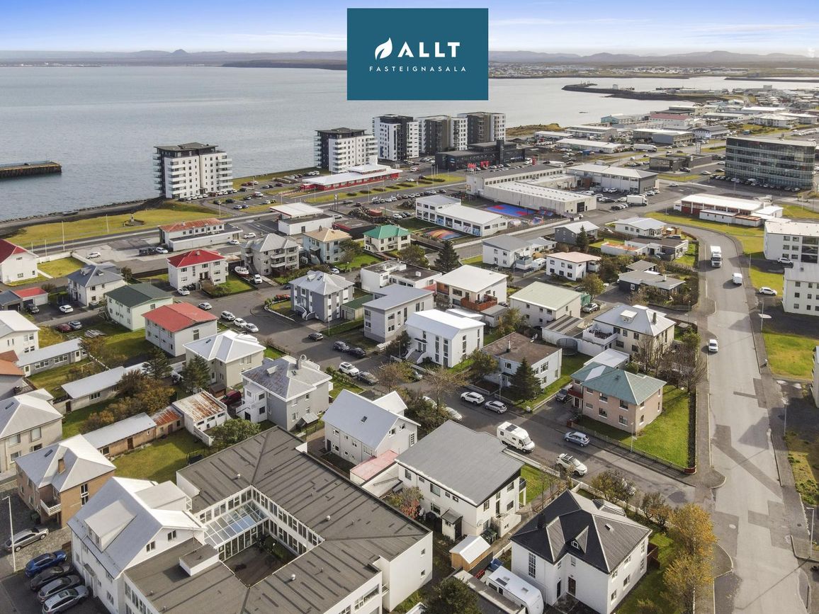 Hólabraut 11, 230 Reykjanesbær