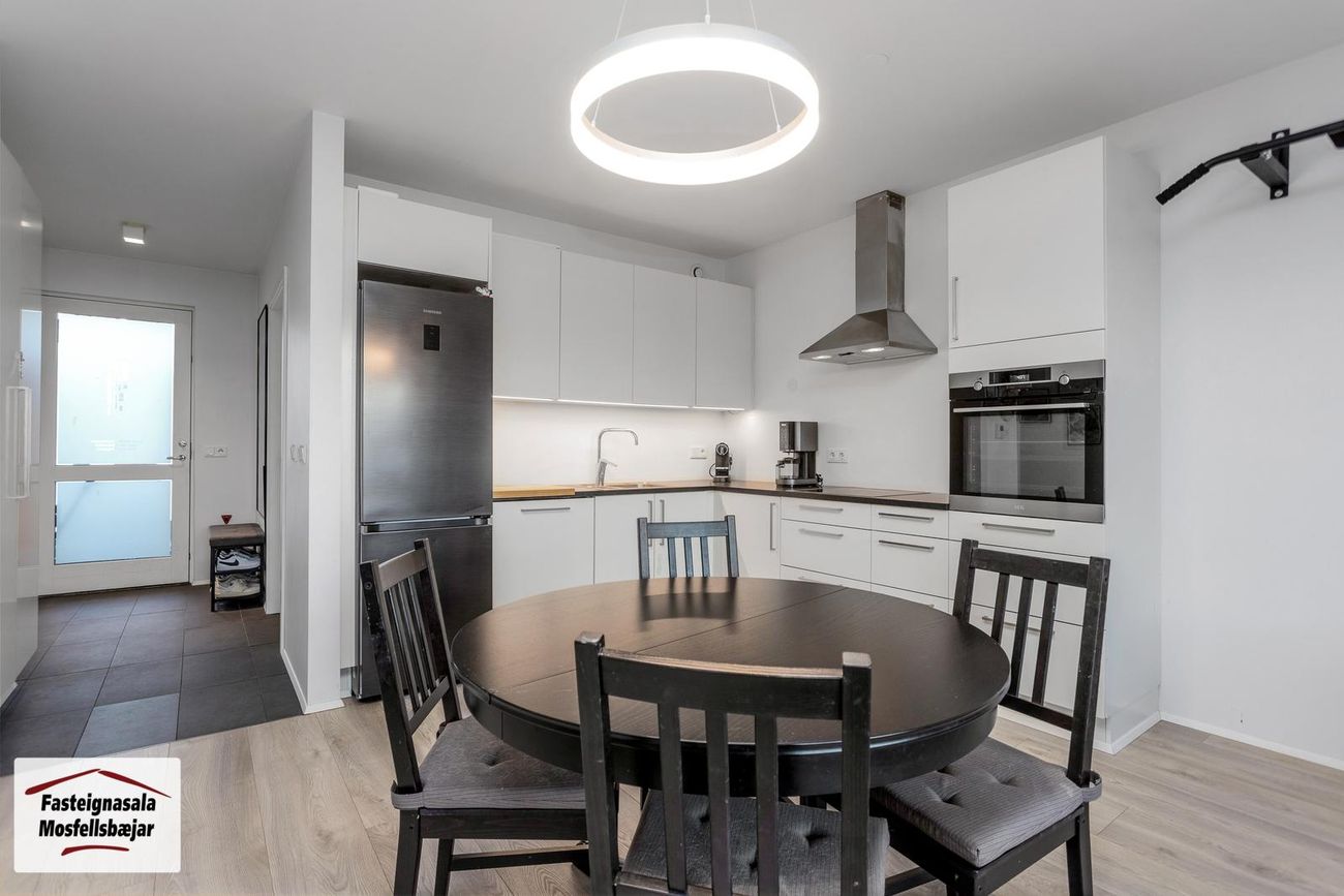 Gerplustræti 8, 270 Mosfellsbær