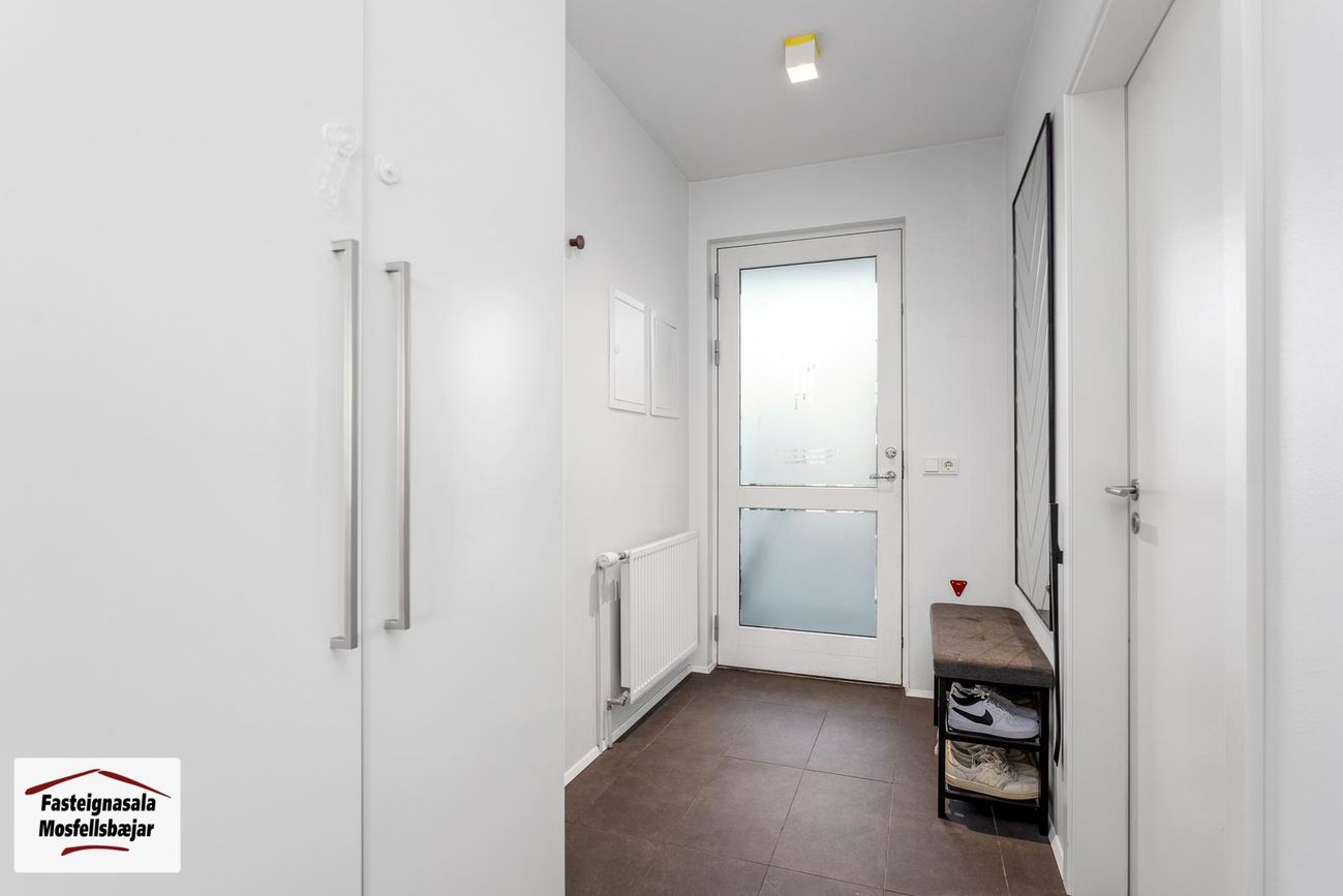Gerplustræti 8, 270 Mosfellsbær