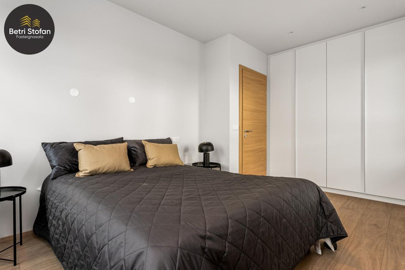 Fálkahlíð 5 - 0326, 102 Reykjavík