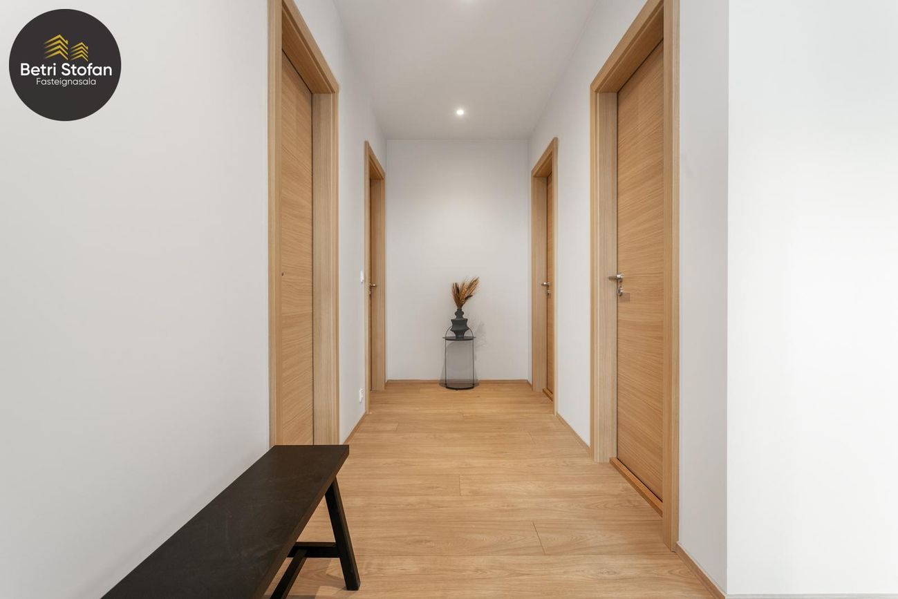 Fálkahlíð 5 - 0326, 102 Reykjavík