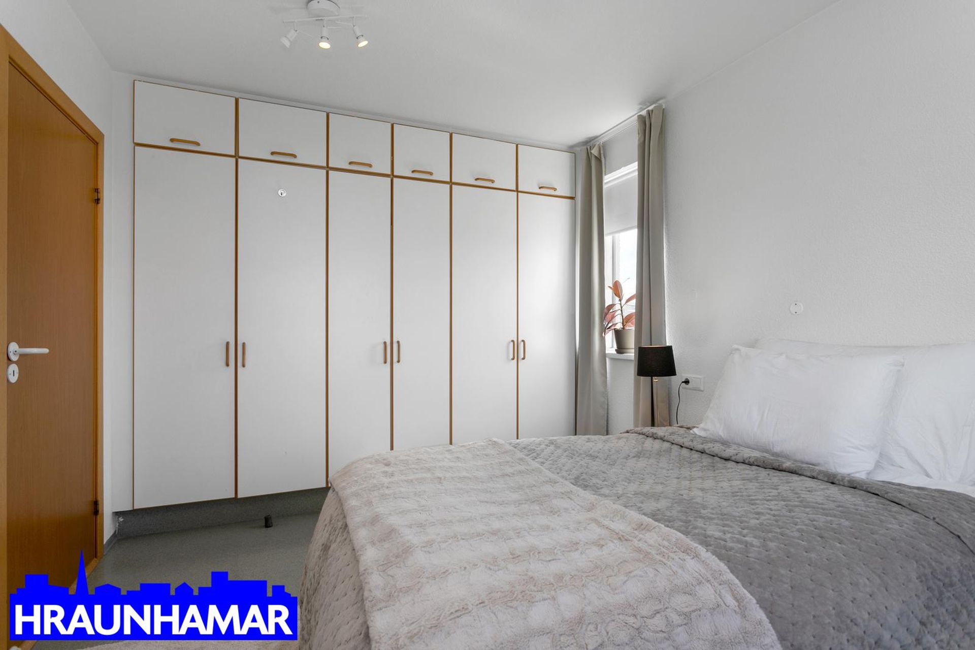 Suðurbraut 24, 220 Hafnarfjörður