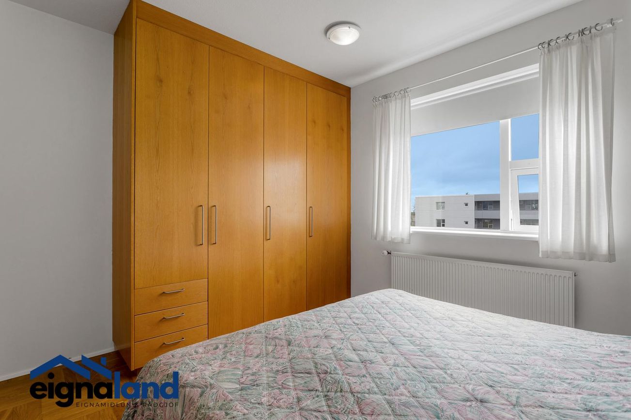 Kristnibraut 79, 113 Reykjavík