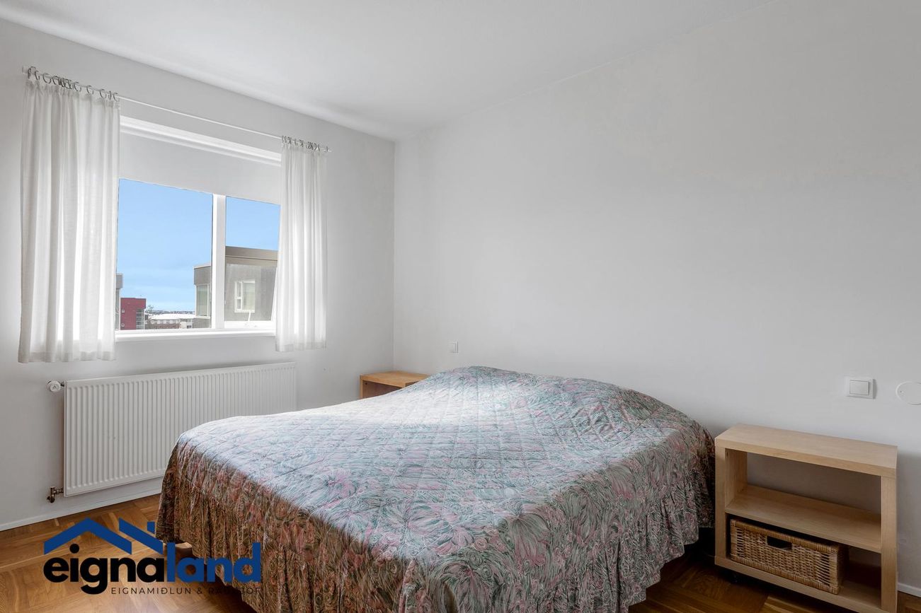 Kristnibraut 79, 113 Reykjavík