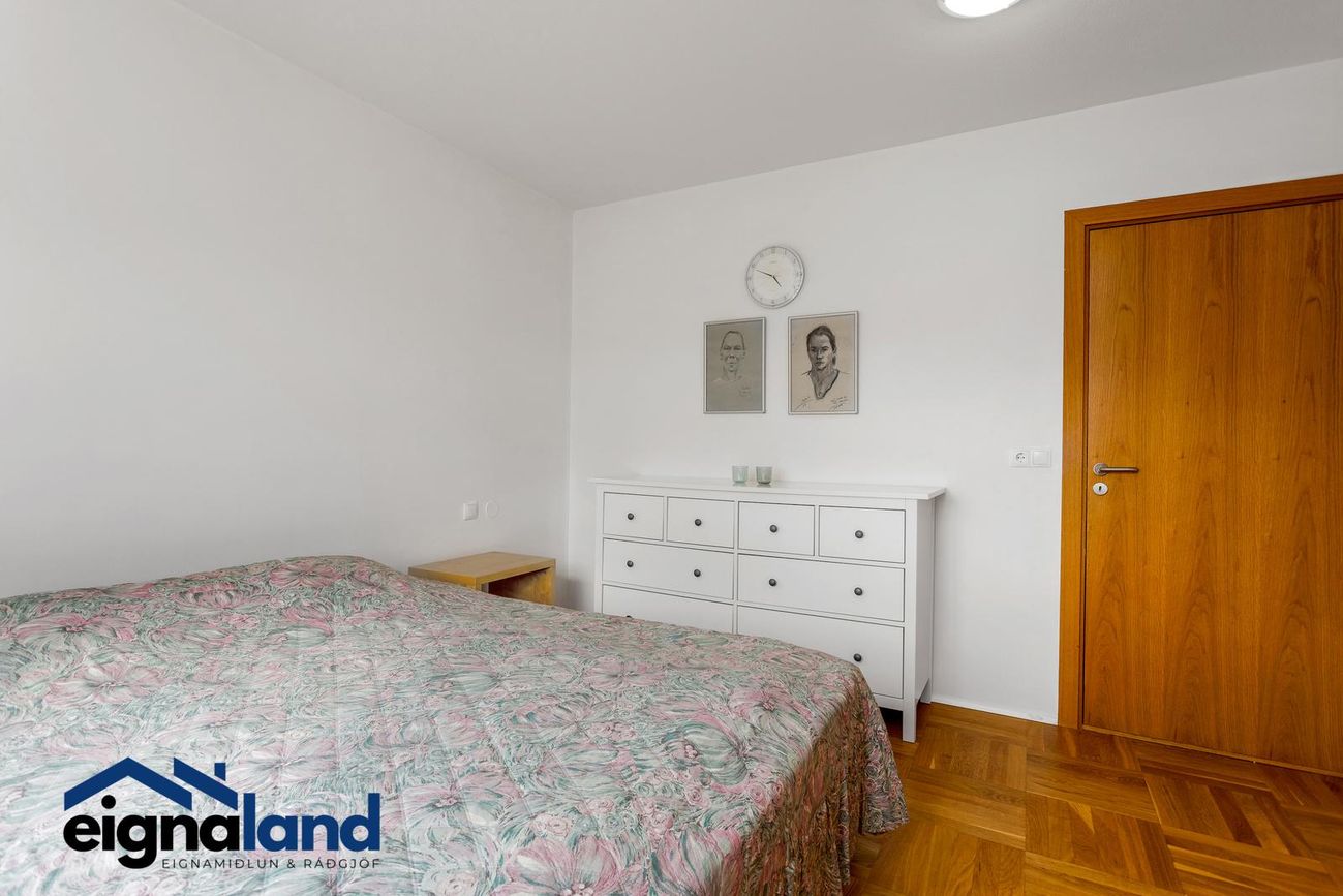 Kristnibraut 79, 113 Reykjavík