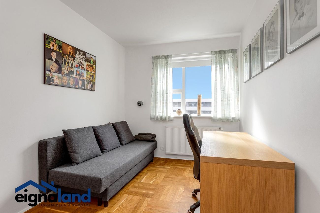 Kristnibraut 79, 113 Reykjavík