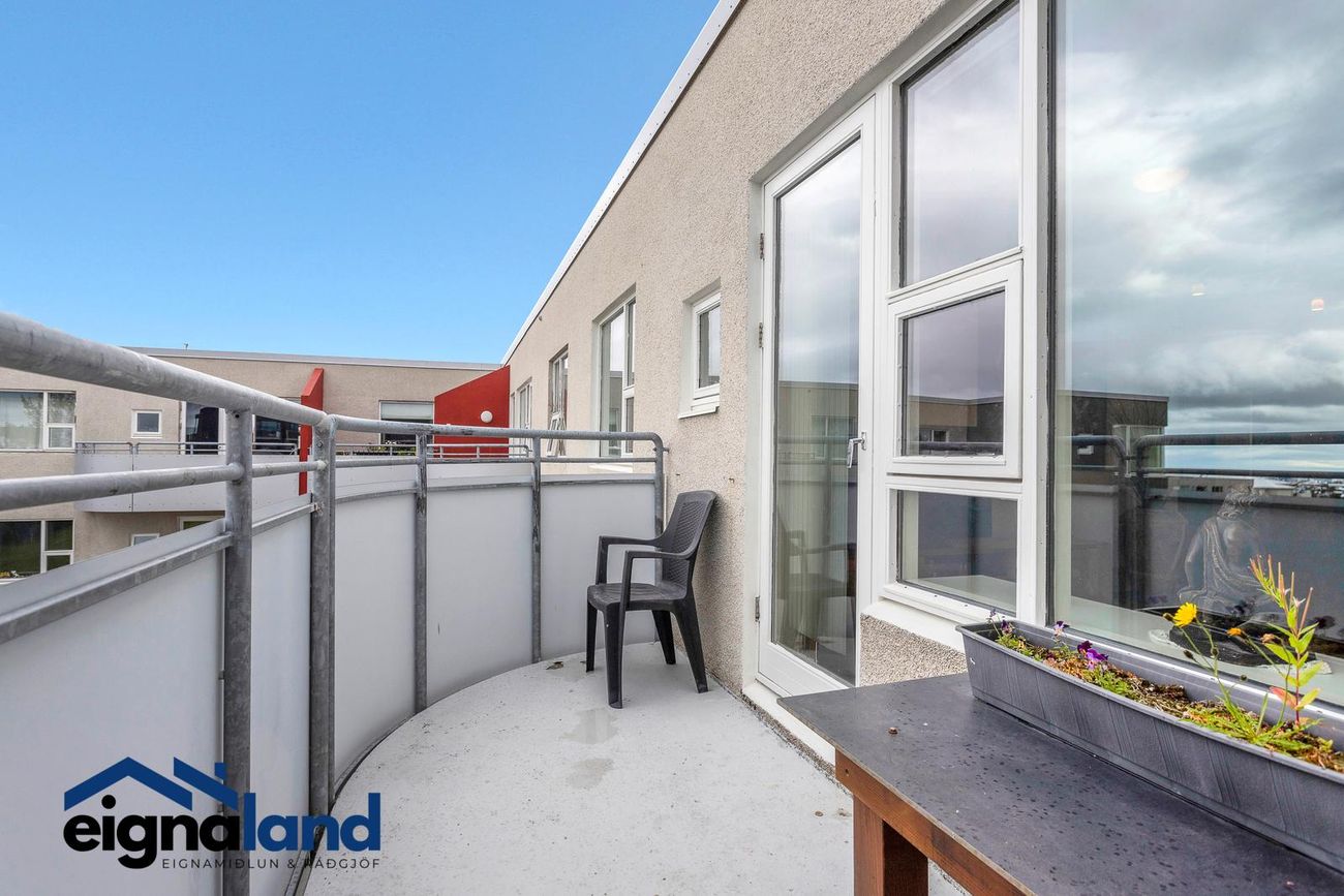 Kristnibraut 79, 113 Reykjavík