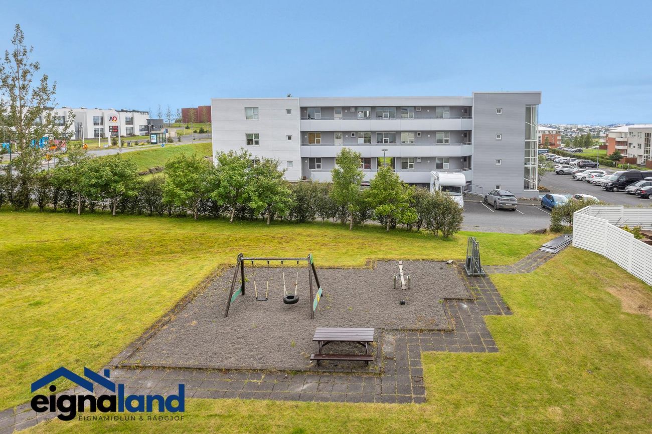 Kristnibraut 79, 113 Reykjavík